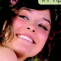 Agostinha_Red Çıplak