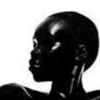 Alek Wek Çıplak
