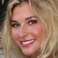 Allie Brink Çıplak