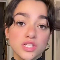 Ally Anna Maria Çıplak