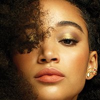 Amandla Stenberg Çıplak