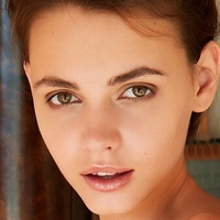 Angel Set Free Çıplak