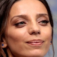 Angela Sarafyan Çıplak