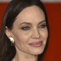 Angelina Jolie Çıplak