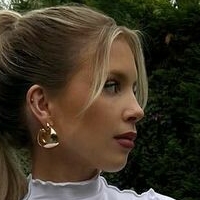 Anneka Madgett Çıplak