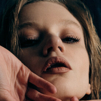 Annie Kinshova Çıplak