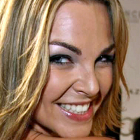 Annika Lau Çıplak
