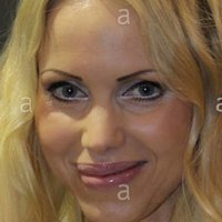 Annina Ucatis Çıplak