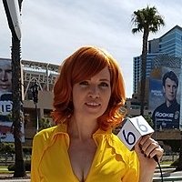 April O'Neil Çıplak