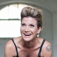 Astrid M. Funderich Çıplak
