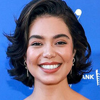 Auli'i Cravalho Çıplak