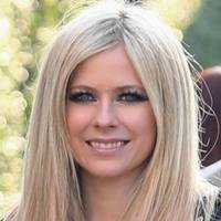 Avril Lavigne Çıplak