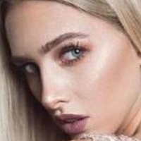 Belen Pouchan Çıplak