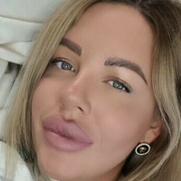 Bianca Starz Çıplak