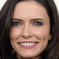 Bitsie Tulloch Çıplak