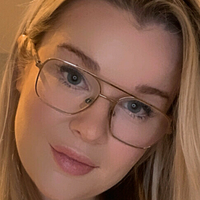 blakebelle Çıplak