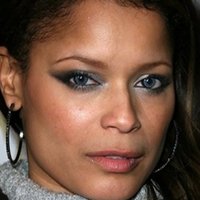 Blu Cantrell Çıplak