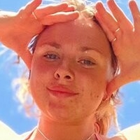 Caisy Croft Çıplak