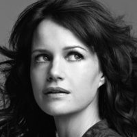 Carla Gugino Çıplak