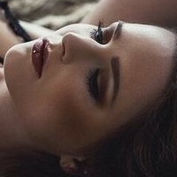 Celine R. Çıplak