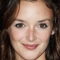 Charlotte Le Bon Çıplak