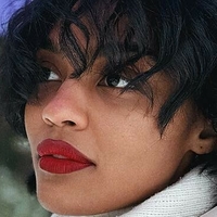 China Anne McClain Çıplak