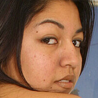 Chubby Latina Çıplak