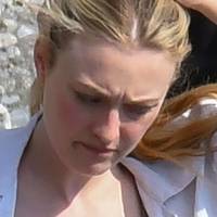 Dakota Fanning Çıplak