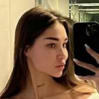 Elizabeth Definy Çıplak