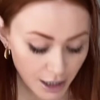 Elzthewitch Çıplak