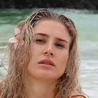 Emelia Surch Çıplak