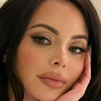 Emelina Adams Çıplak