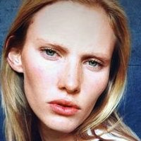 Emily Baker Çıplak