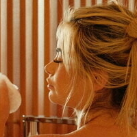 Emily Elizabeth Çıplak