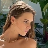 Emily Feld - Fakes Çıplak