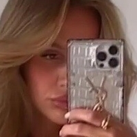 Emily Shak Çıplak