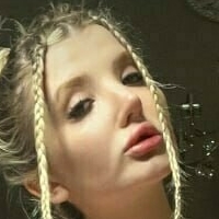 emilyon Çıplak