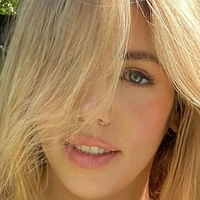 Emmy Elliott Çıplak