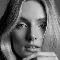 Eva Staudinger Çıplak