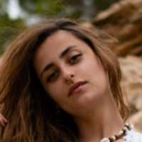 Eyra Kendra Çıplak