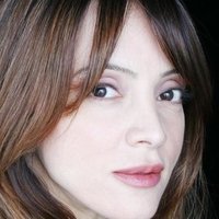 Frida Betrani Çıplak