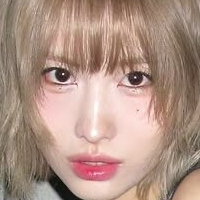 Hirai Momo Çıplak