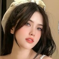 Hoàng Nhân Linh Chi Çıplak