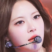 Hong Eunchae 홍은채 | LESSERAFIM Çıplak