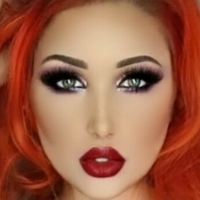 Ivy Tenebrae Çıplak