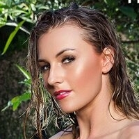 Jennifer Ve Çıplak