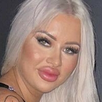 Katriina Lindqvist Çıplak