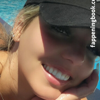 Larissa Lou Çıplak