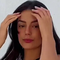 Larissa Saldanha Çıplak