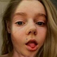 Liinaliiis Sex Çıplak